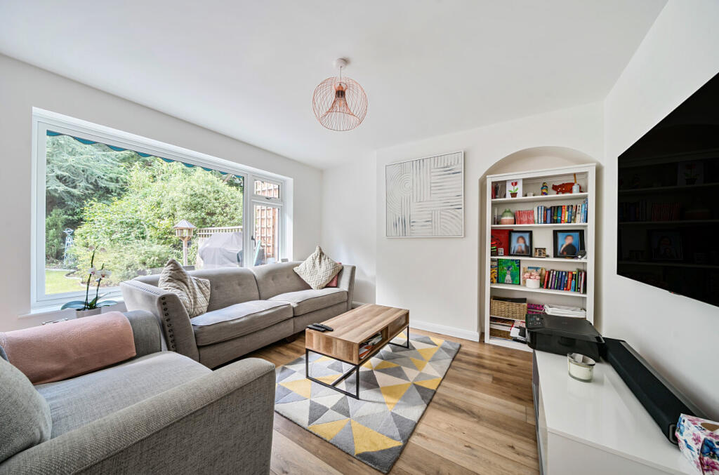 1344696-8-68bad0d...