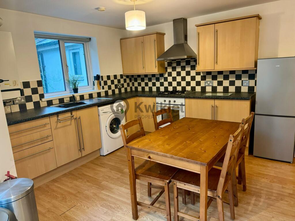 eZy Watermark_06-02-2024_12-56-05-7200pm.JPG