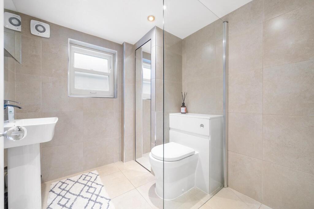 Ensuite.jpg