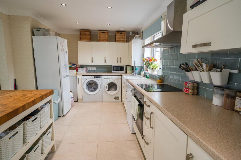 Kitchen Area (2)