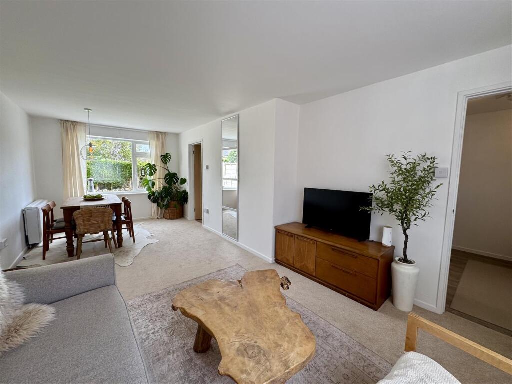 Living/Dining Room