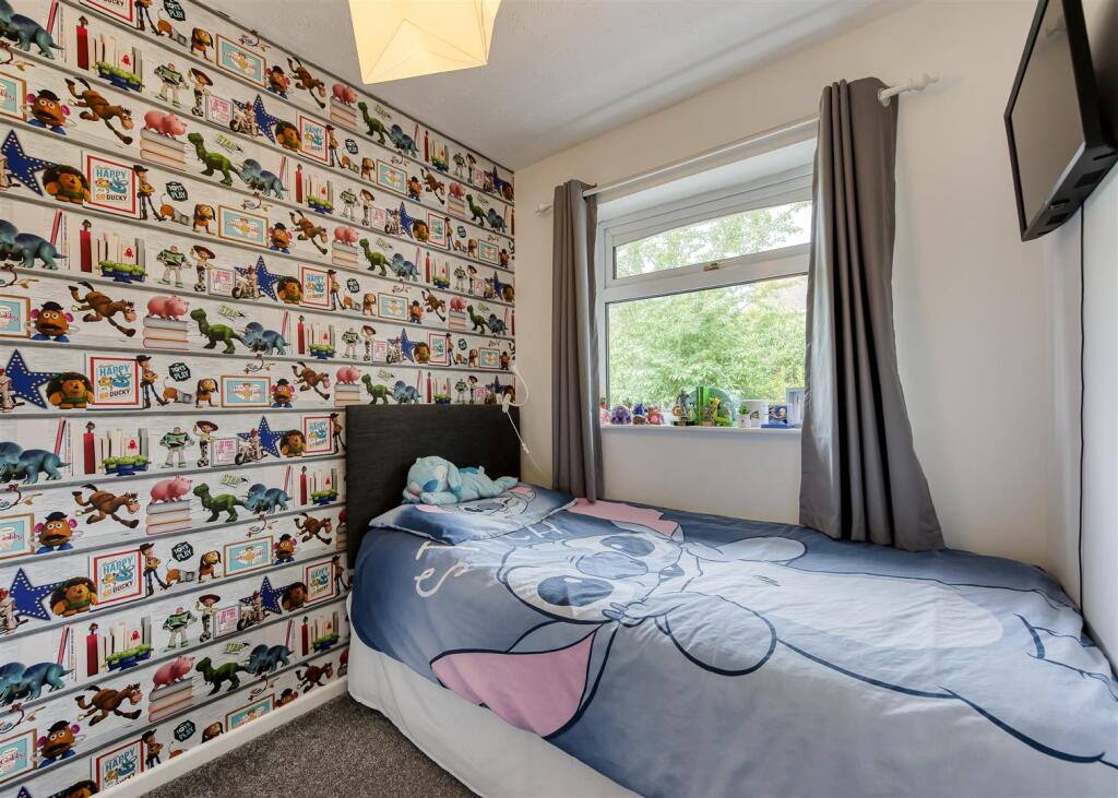 10 Belvide Gardens-02.jpg
