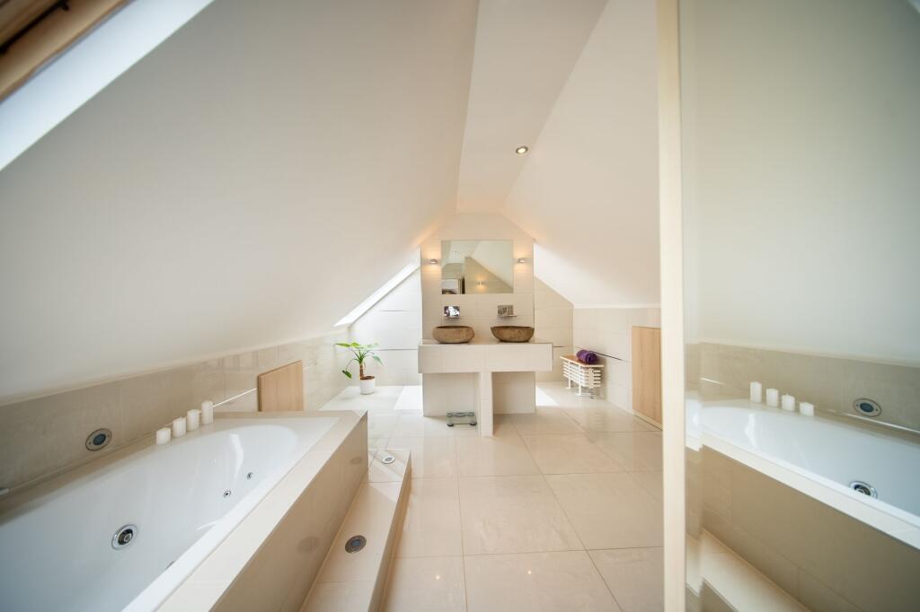 Master Suite Twin Sinks