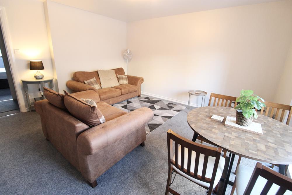 Lounge - Photograph 2