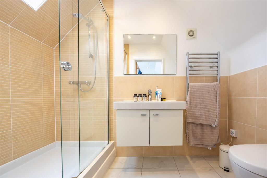 Bedroom 1 Ensuite