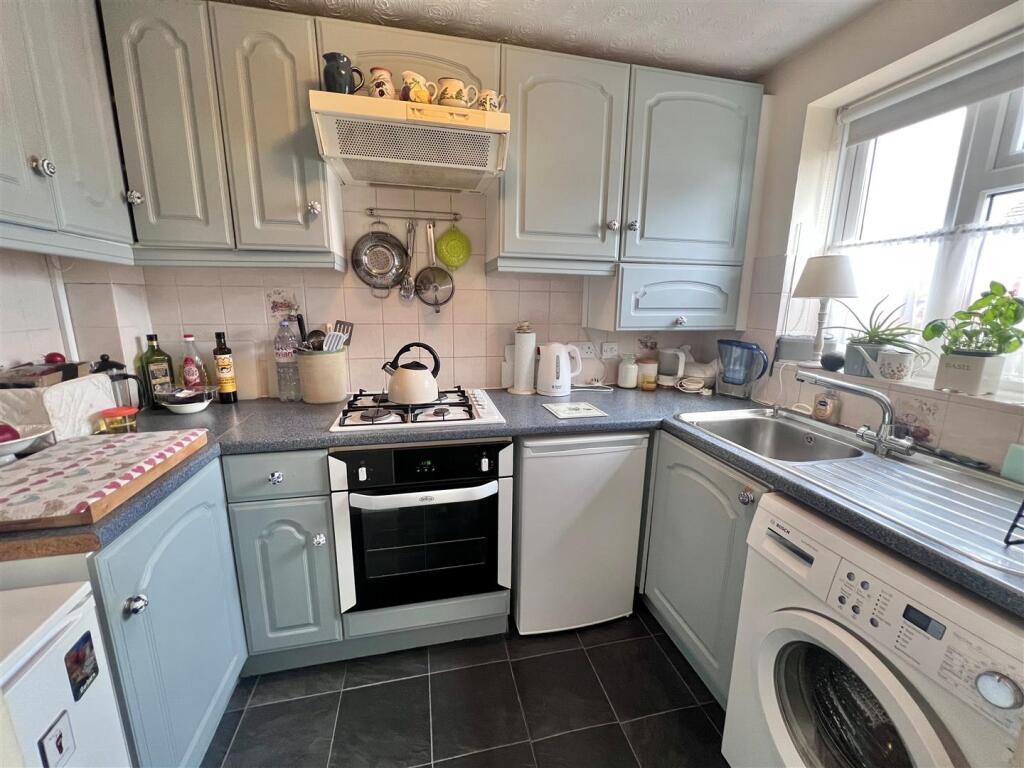 kitchen 1.jpg