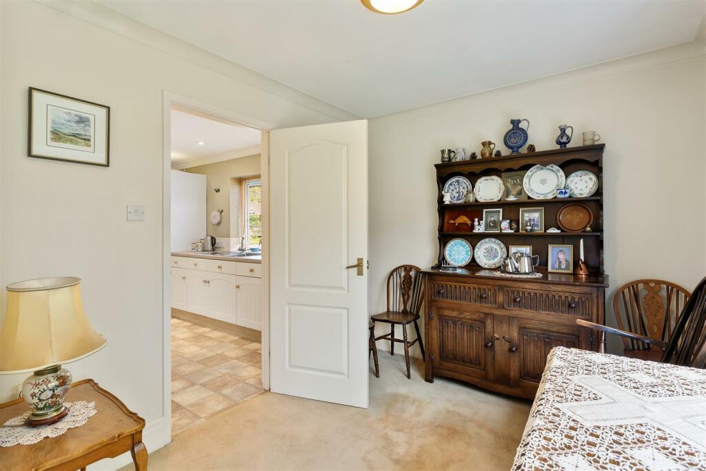 Corner_Cottage_75.jpg
