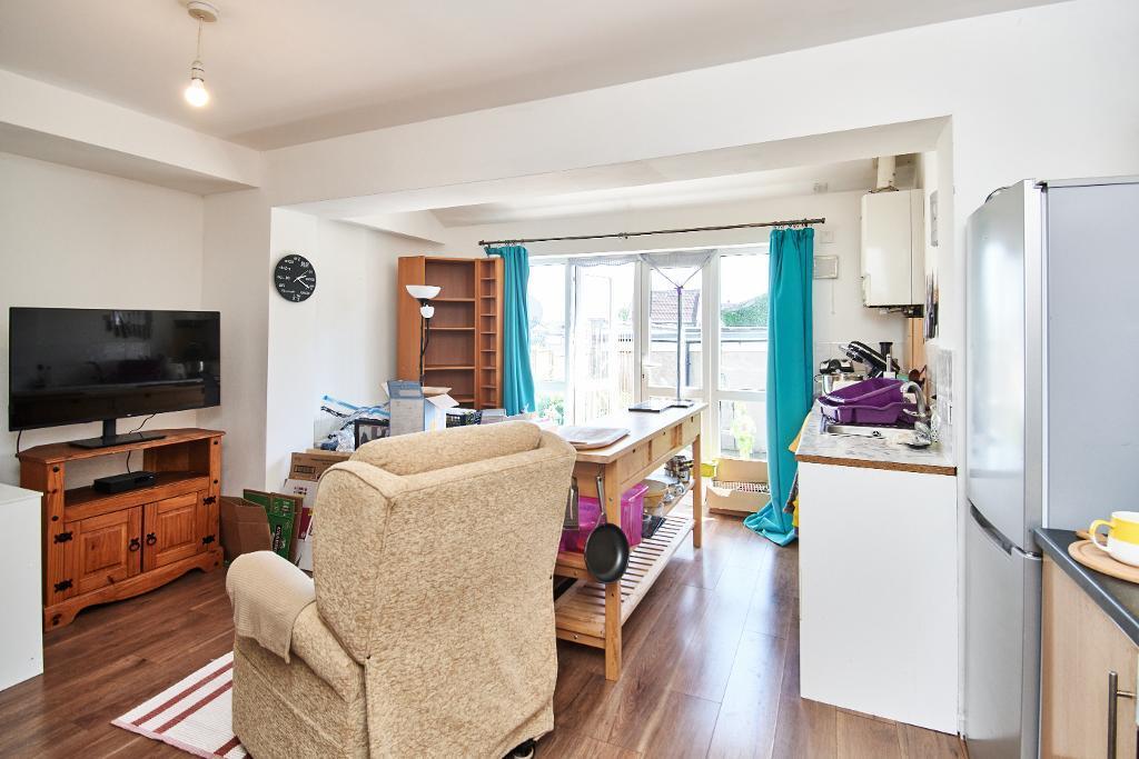 Kitchen / Lounge / Diner photo 2