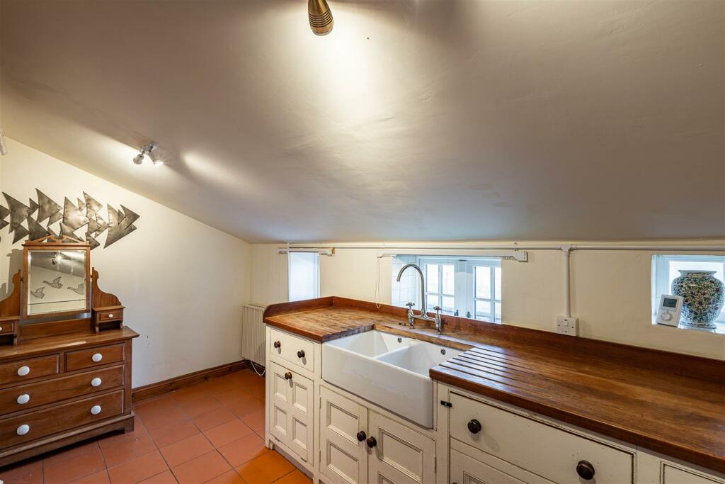 Second Kitchen