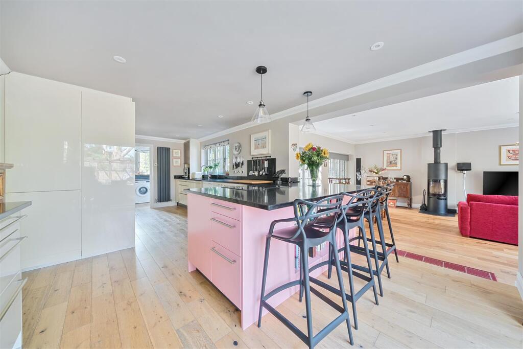 Kitchen/Breakfast Room