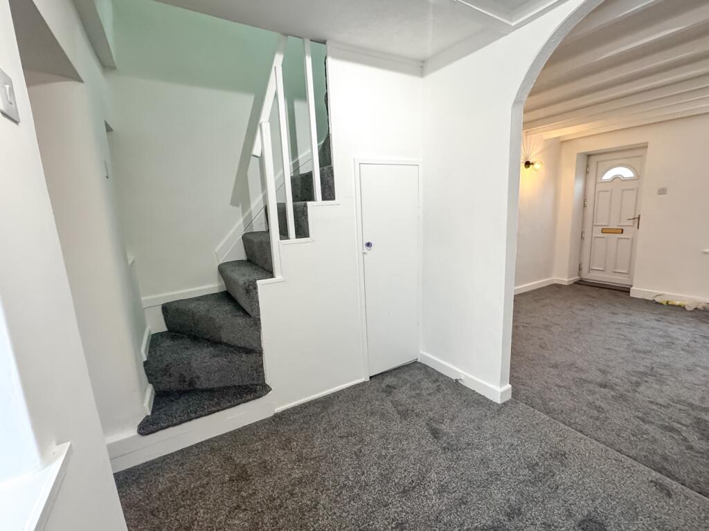 High Street Brotton EweMove-6