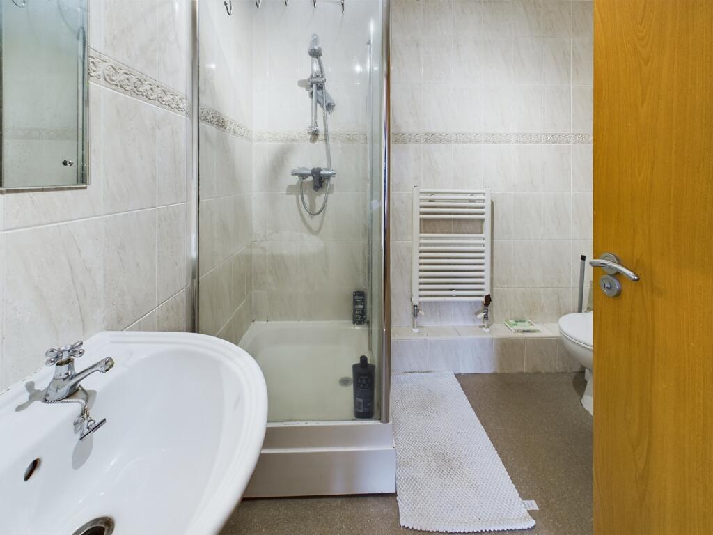 CAM03860G0-PR0106-STILL003