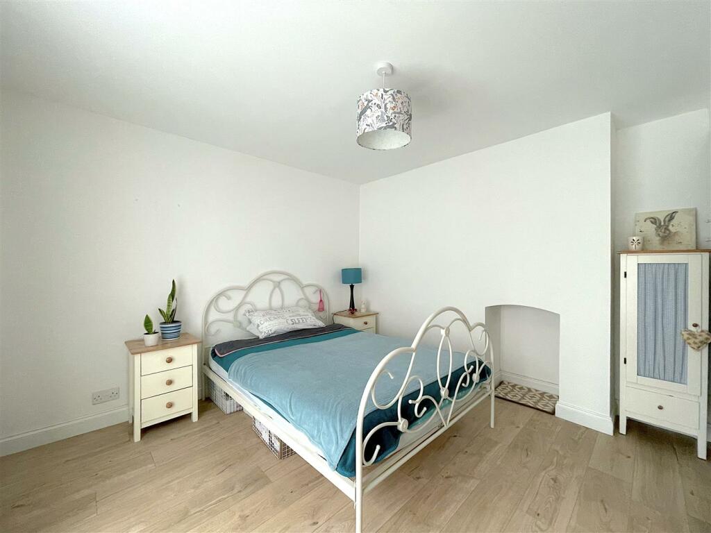 Bedroom One (2).jpeg