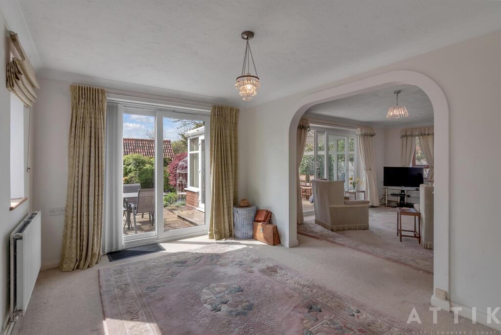 57 Holton Road Halesworth IP19 8HQ (24).jpg