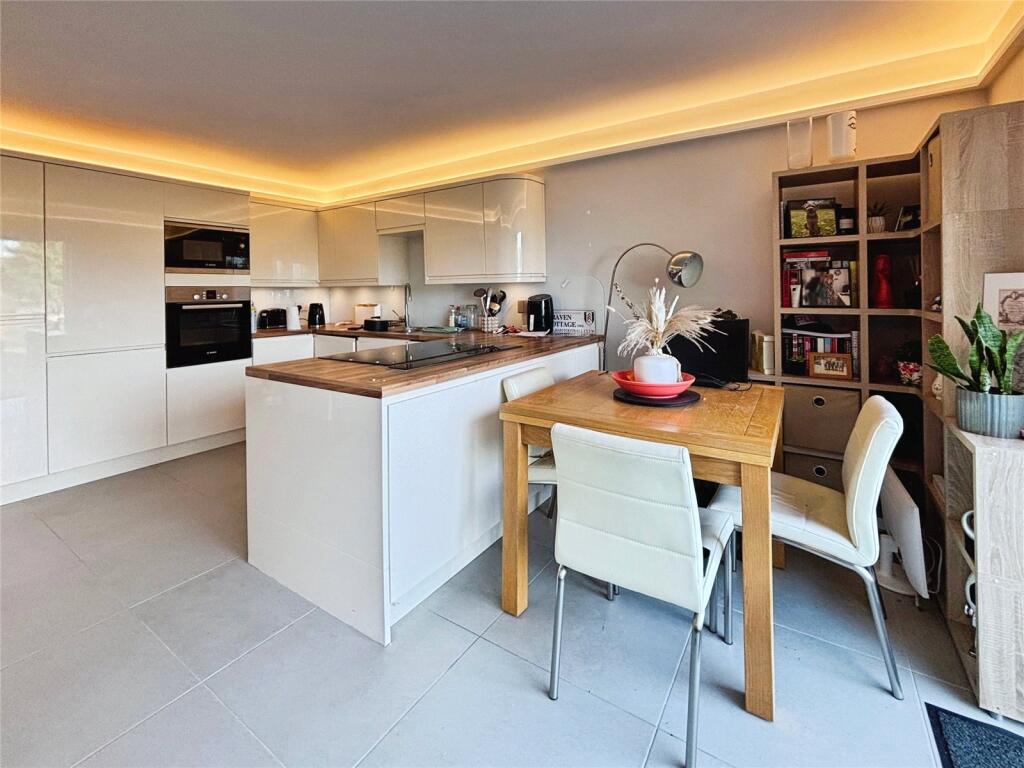 Dining/Kitchen