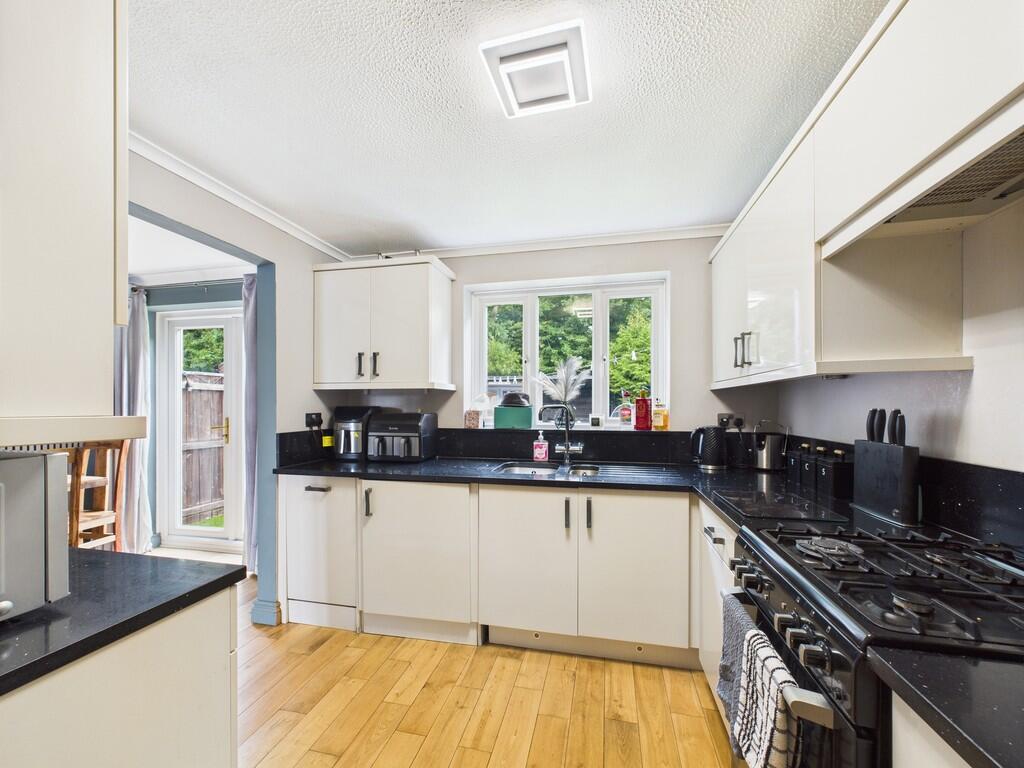 CAM01835G0-PR0255...