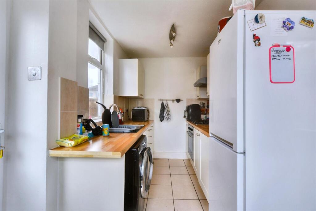 Kitchen_1.jpeg