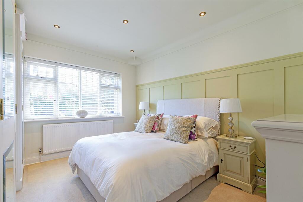 Bedroom 1-3.jpg