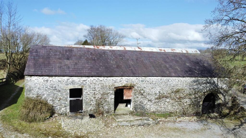 Traditional Stone Coachouse