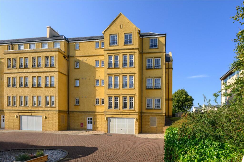 17 Adamson Court