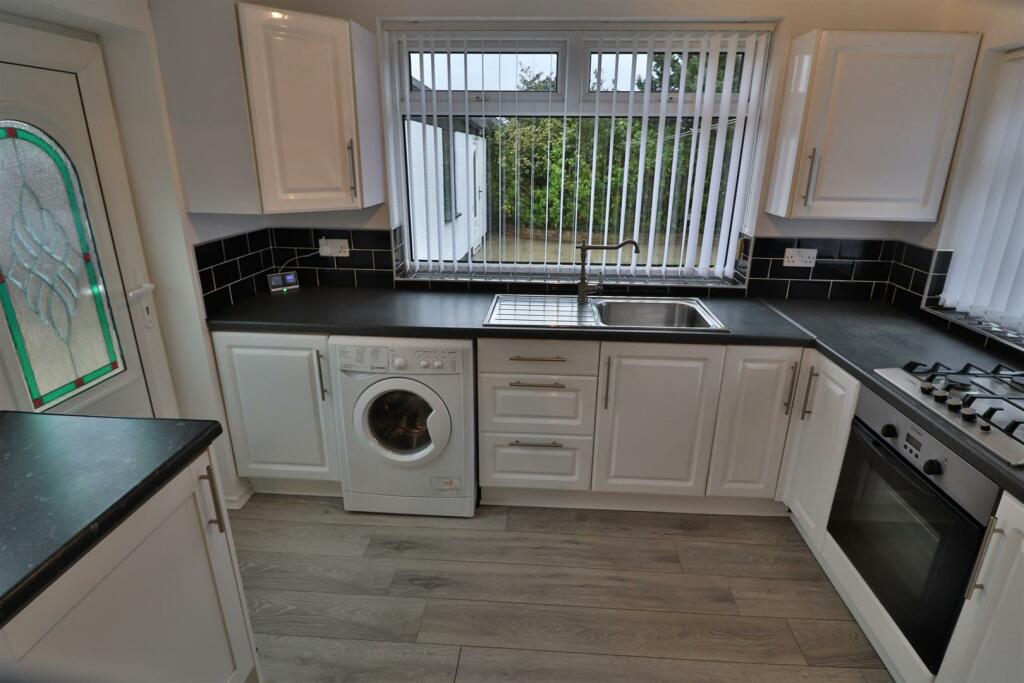 OPEN PLAN DINING KITCHEN