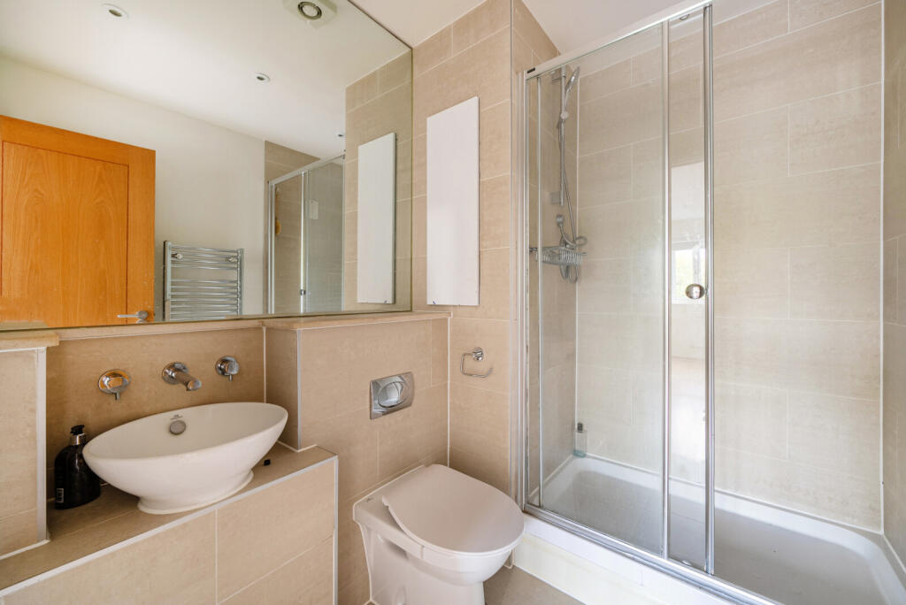 1369905-11-68f22f...