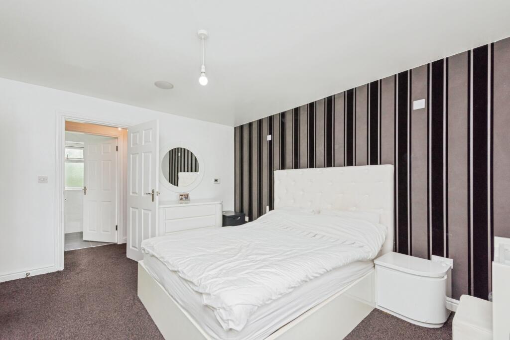 Bedroom 1B
