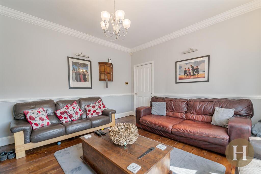 Hadleigh Estate Agents-59.jpg