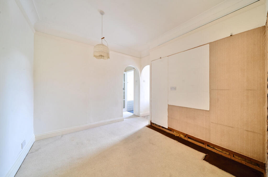 1305611-22-6846a6...