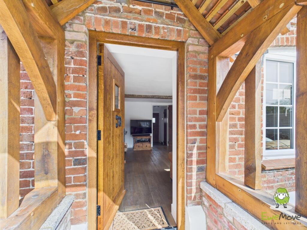 EweMove Basingstoke Estate Agents 17 Vyne Road 
