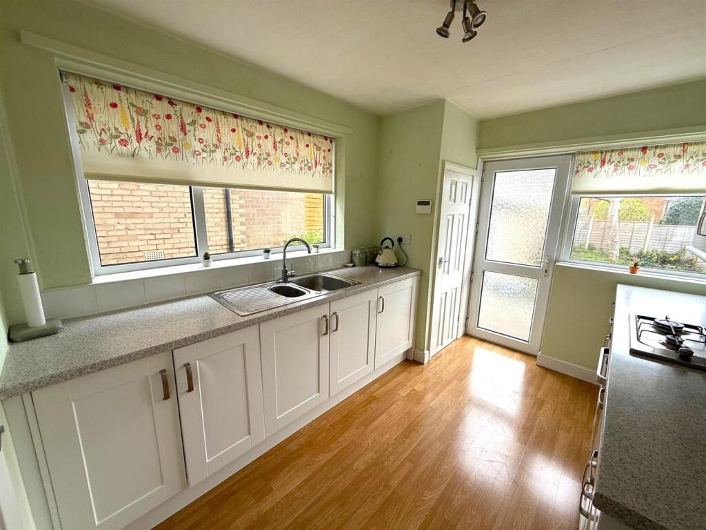Kitchen 3.jpg