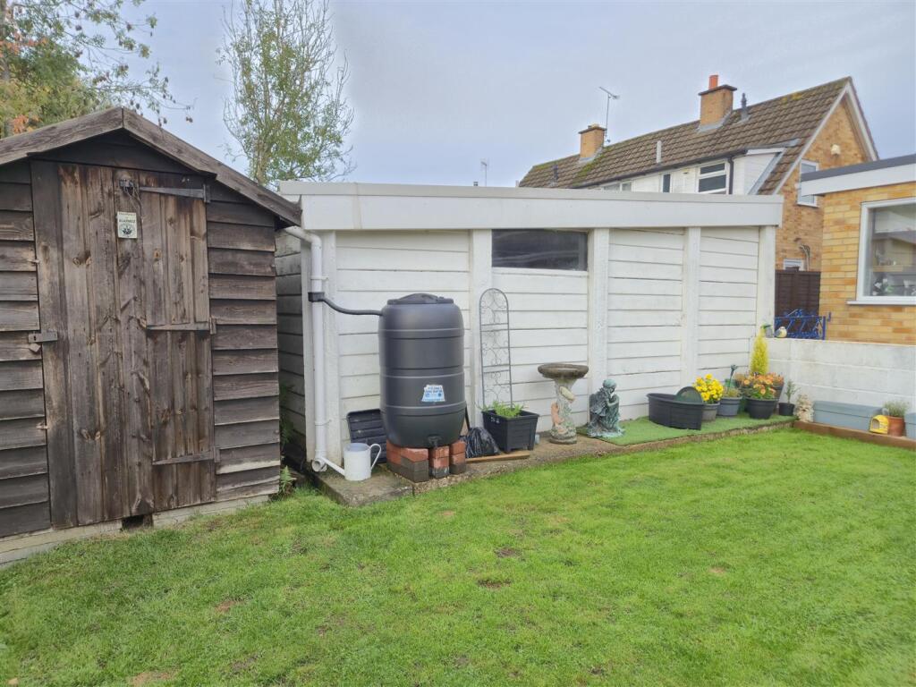 Detached Garage