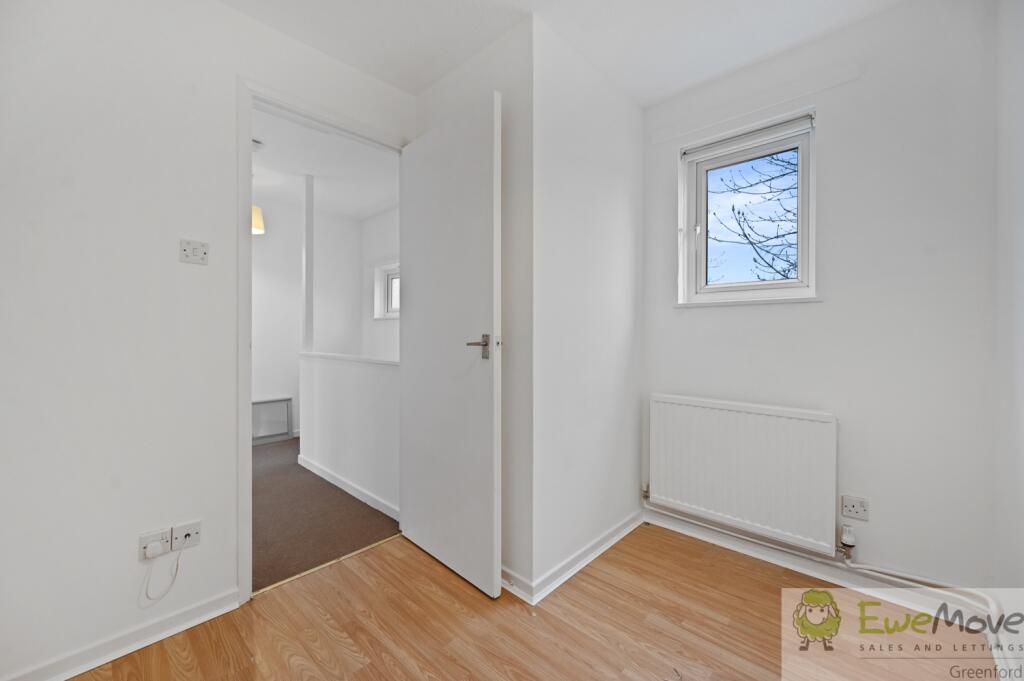 RCEWE- 29 high street- bedroom b3 (1)