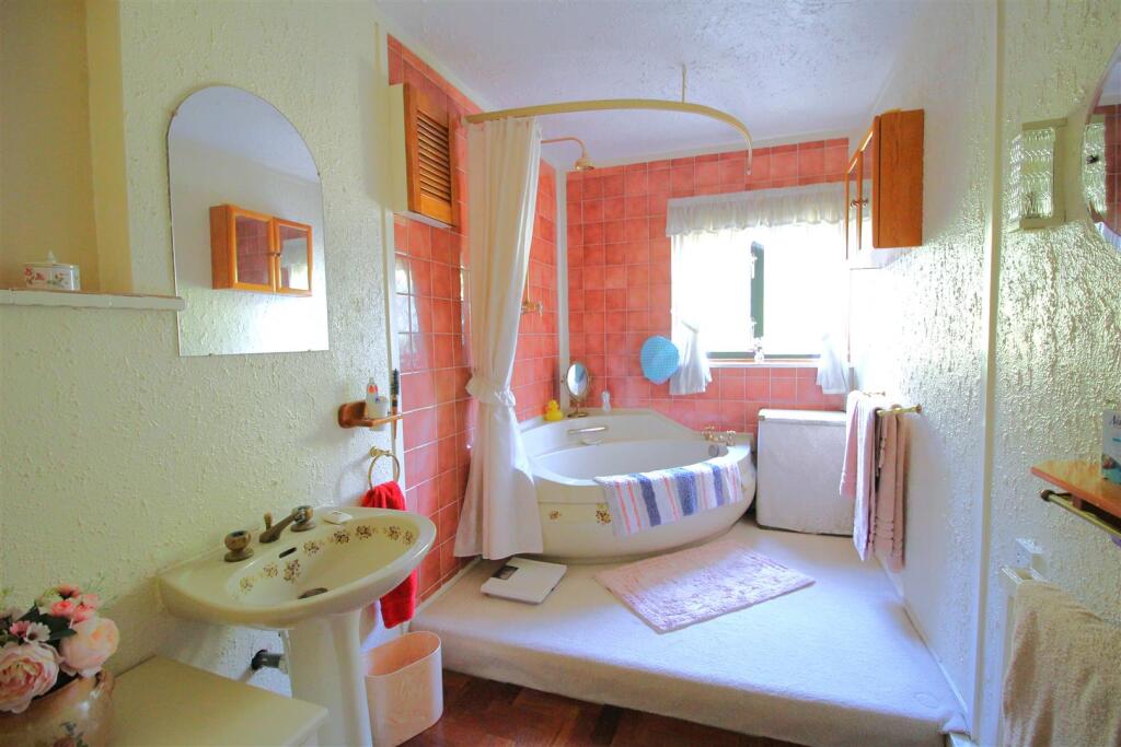 Cheam Road, Ewell East