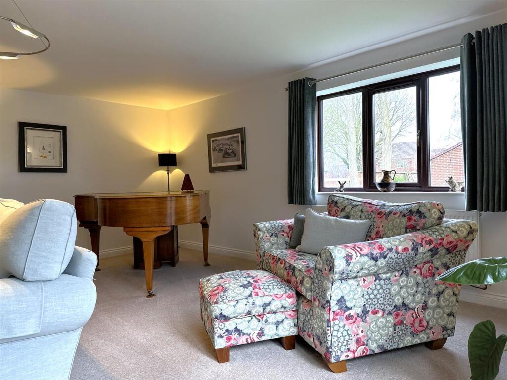 Multi-Purpose Living Room 797