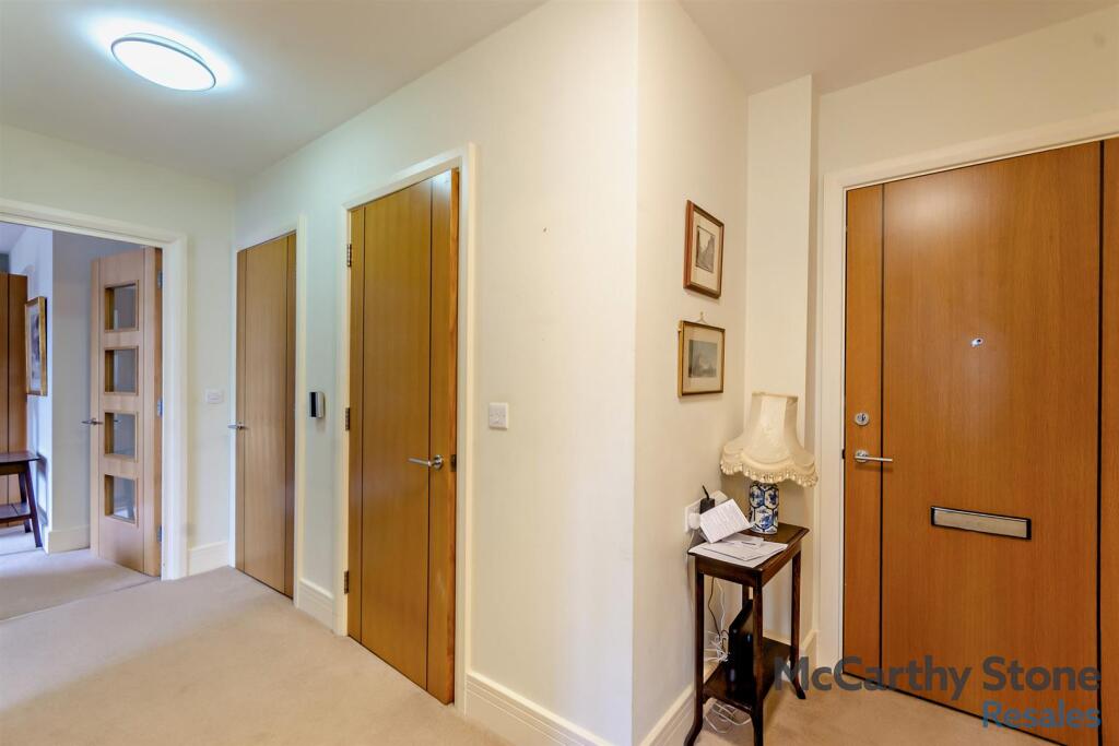 8640870-interior04-800.jpg