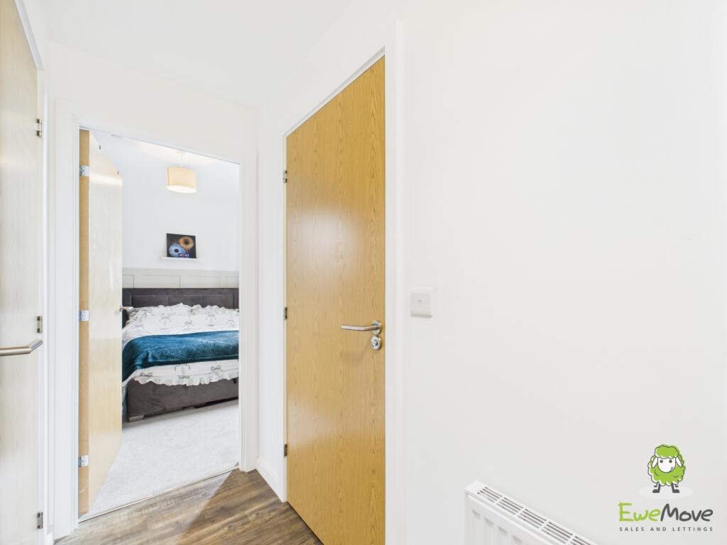 CAM03778G0-PR0266-STILL008