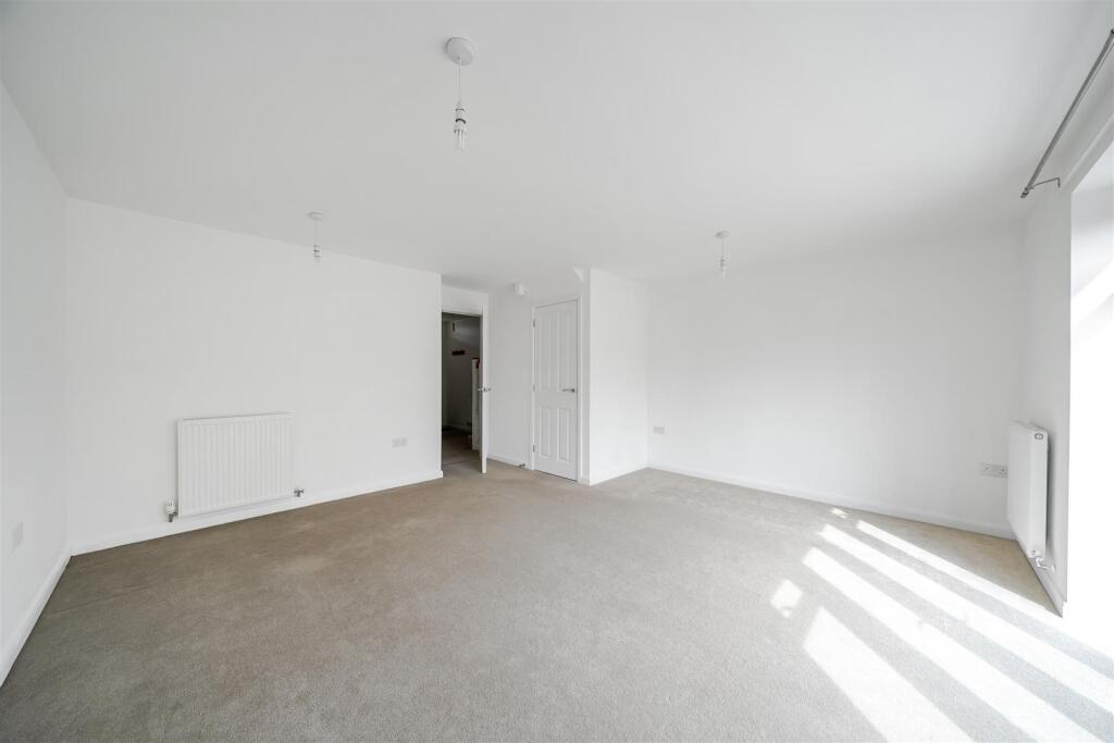 10 Isaac Close, Ashby