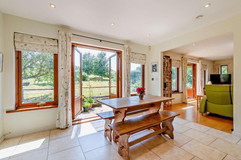 Kitchen/Dining