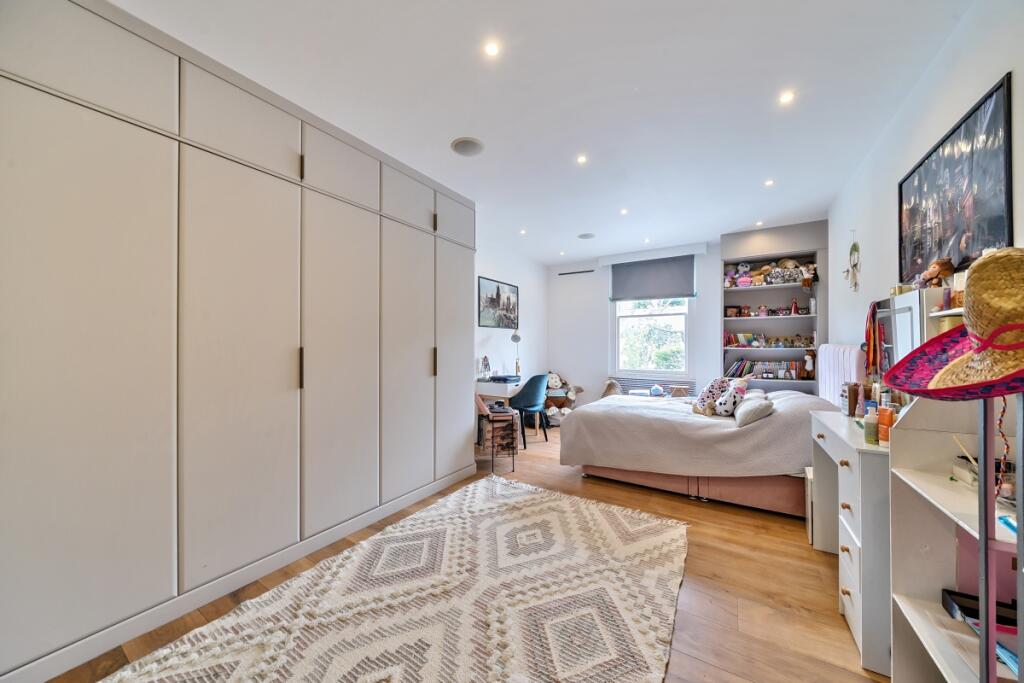 1331804-15-688906...