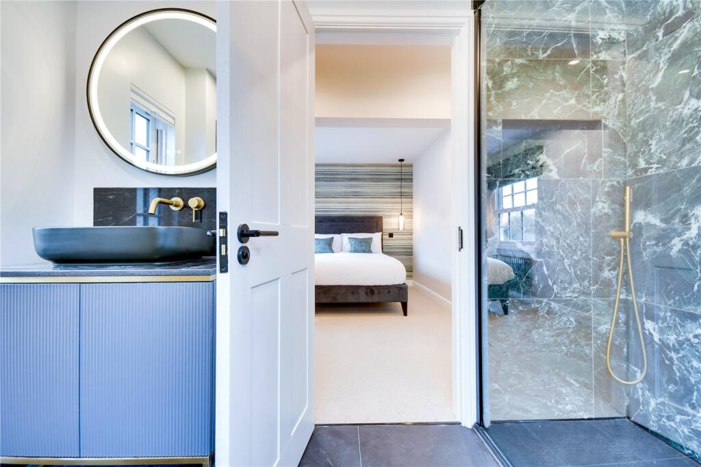 En Suite Shower Room