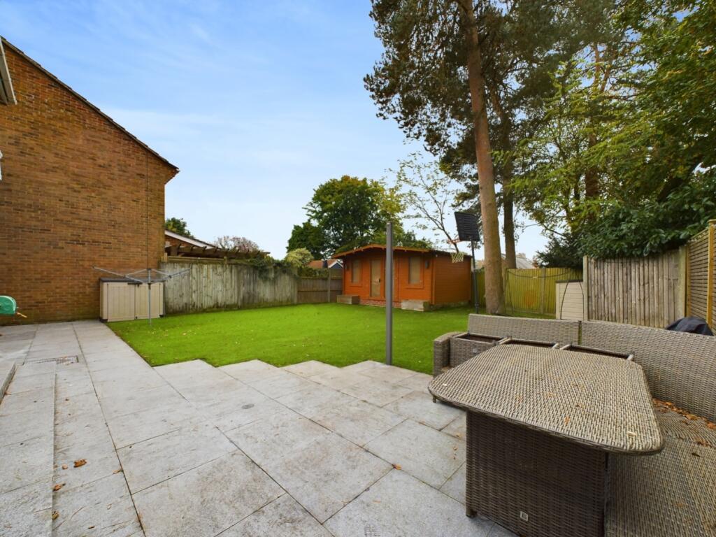 Lrg_CAM03624G0-PR0084-STILL035