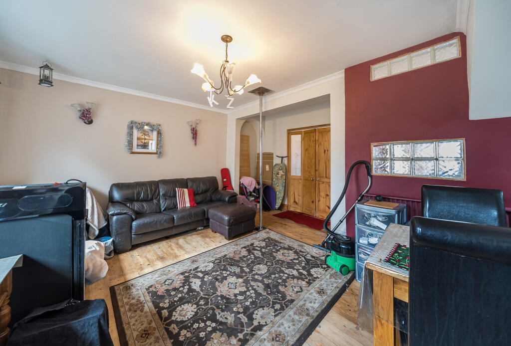 1381742-16-691db2...