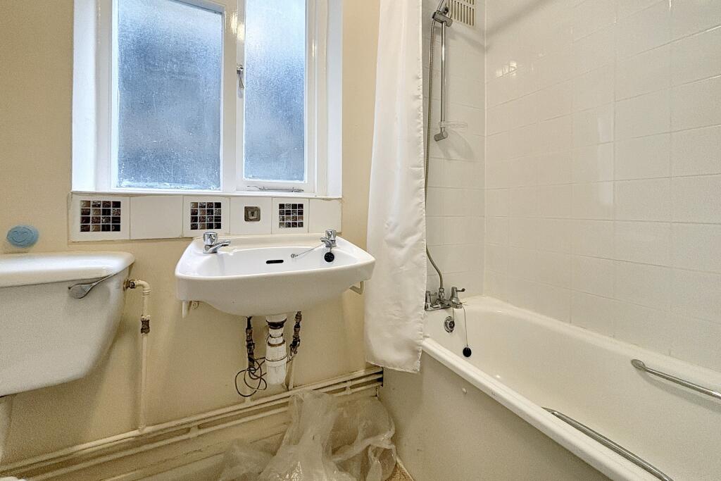 66A &amp; 66B Lauriston Road, Hackney, London E9 7EY