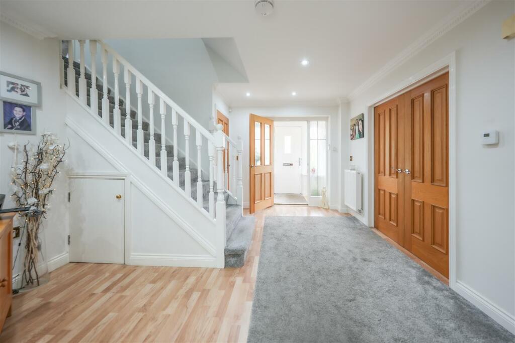 ENTRANCE HALLWAY