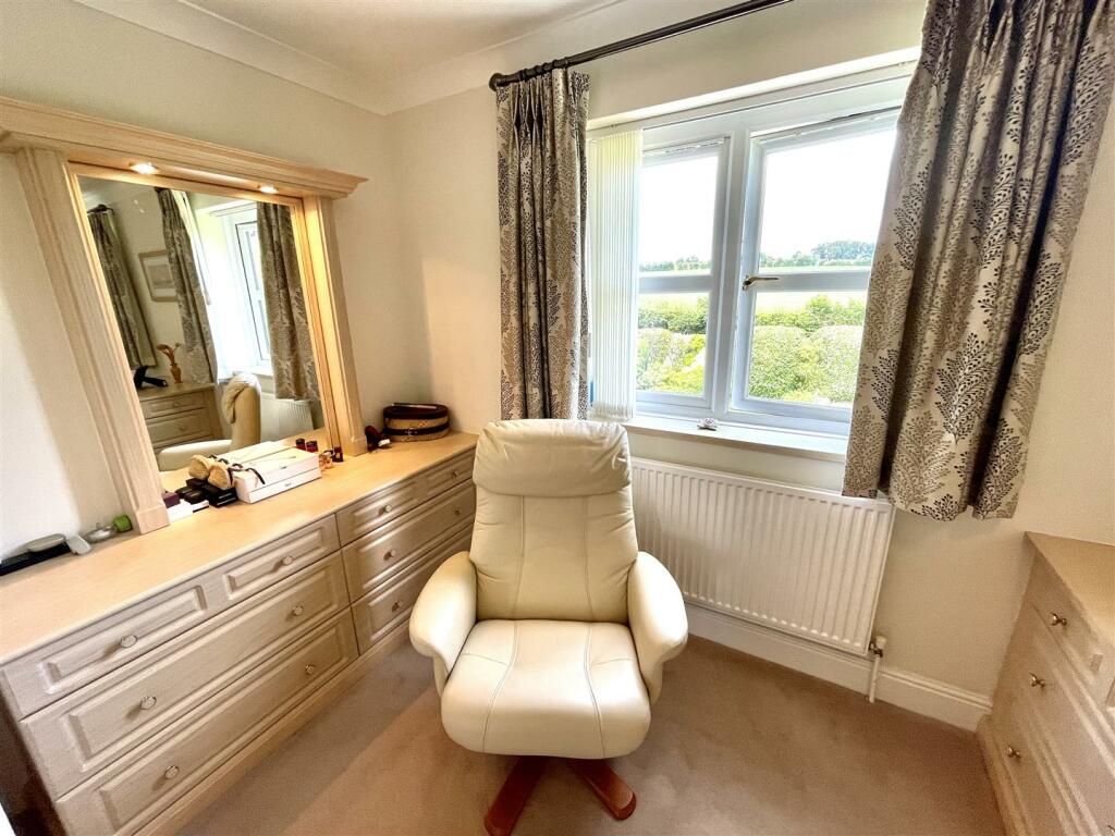 MAIN BEDROOM.jpeg