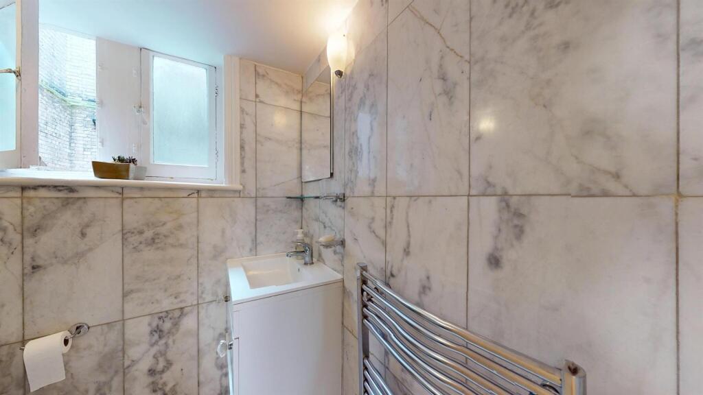 65SMMshowerroom2.jpg