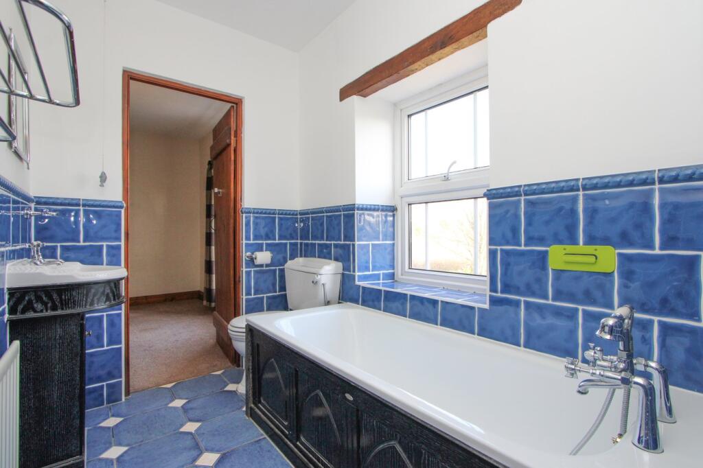 Jack &amp; Jill Bathroom