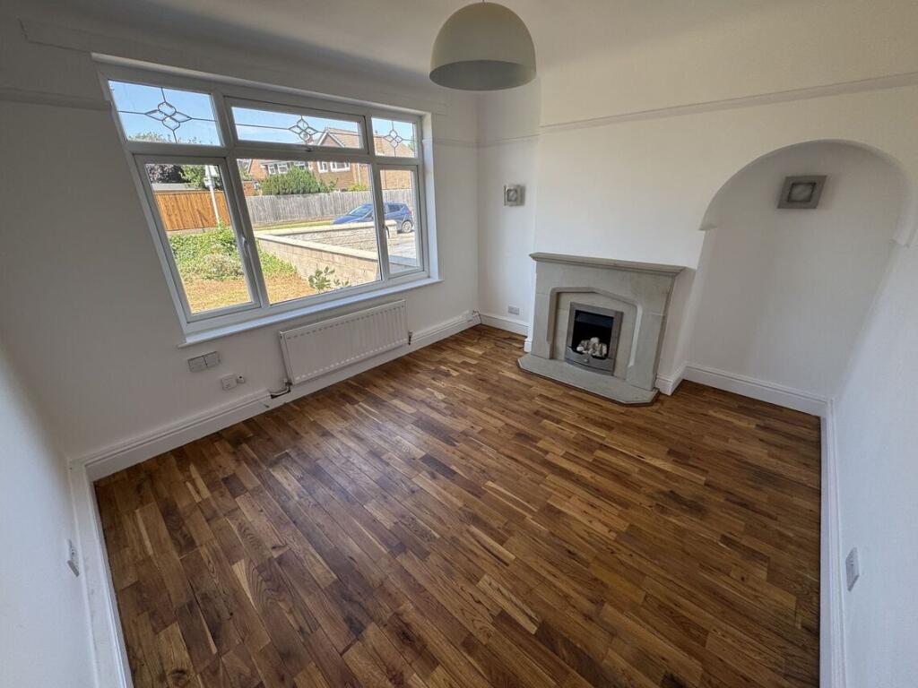 Dining Room (Front)