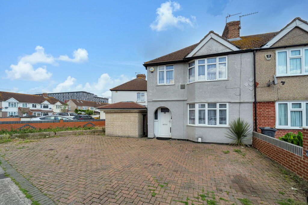 Waye Avenue, Hounslow, TW5 9SD